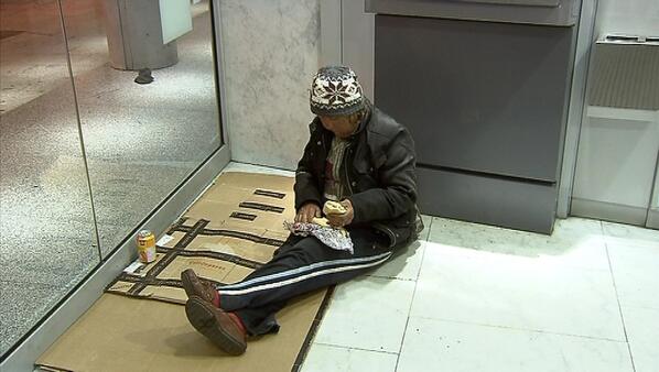 aragontv's tweet photo. Más del 21% de los aragoneses vive por debajo del umbral de la pobreza. Son 275 mil personas. Ampliamos datos en #AN1 http://t.co/NypqUW96rU