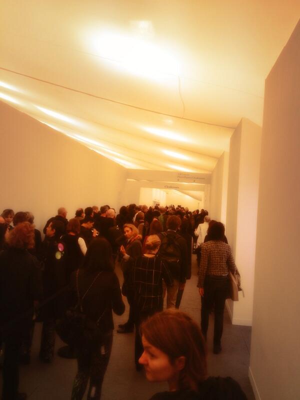 Get ready @ronniepastry ! They're queuing at the gates for day 2 <a href="/FriezeLondon/">Frieze London</a> @HixRestaurants