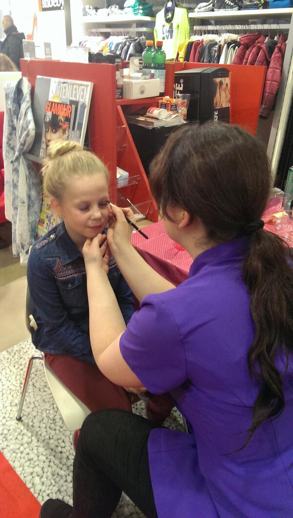 Roadician's tweet photo. Little diva's @ShoebyFashion  @Roadician
#visagie#beauty#diva http://t.co/eHMVmWMXEH