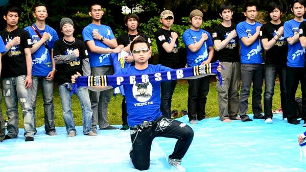 Bagimu persib jiwa raga kami !!