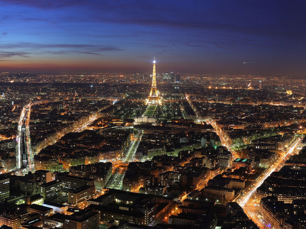 TravelPictures_'s tweet photo. Paris at night http://t.co/W0B5lt1Tc9