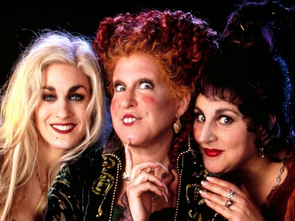 enews's tweet photo. RT if Hocus Pocus was your fave Halloween movie growing up! #tbt http://t.co/lYiBROeosO