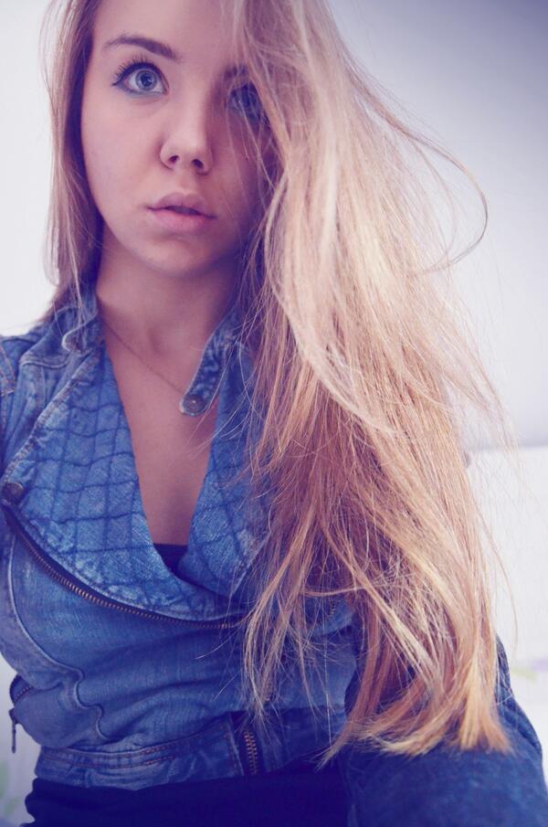 AmazingFey tweet picture