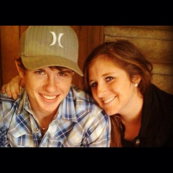 JaciLott's tweet photo. #tbt crazy to think we have been together for almost 5 years! http://t.co/J9aeXCW5tE