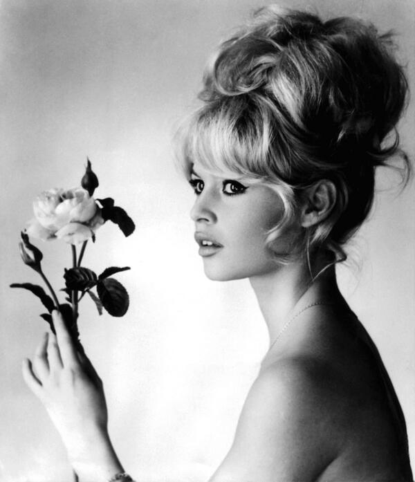 TANGLEDWigs's tweet photo. 20 most alluring/gorgeous hair styles of 20th century - Bardot updo? Marcel-wave? Thoughts? #TANGLEDWigs20CStyles http://t.co/4q8BAXBuMt