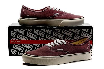 TodoRopaOnline's tweet photo. Estas vans pueden ser tuyas! Reservalas ya! http://t.co/8J5KT4cVn7