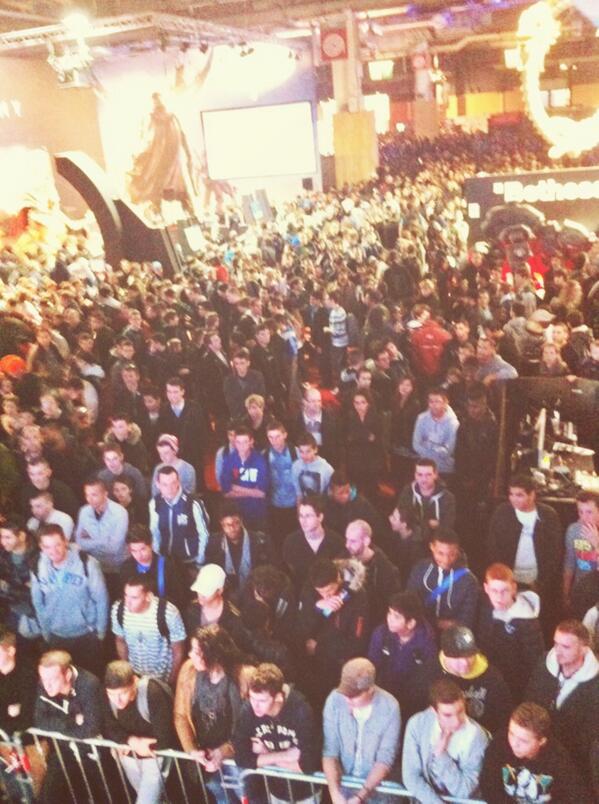 Babardevos's tweet photo. Retrouvez moi demain à la @ParisGamesWeek dès 15h avec une séance de dédicaces prévue dans l'après-midi ! #PGW13 ;) http://t.co/WUPBMjuitZ