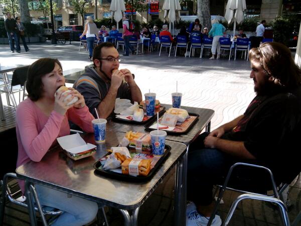 hothfactory's tweet image. Ya tocaba, estábamos muertos de hambre xD #HothFactory