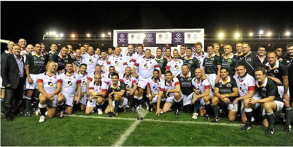EngvAusRugby's tweet photo. Thanks to @HeathrowExpress @retirementwhizz &amp; @canterburyNZ for a fantastic evening Picture courtesy of @palerimages http://t.co/a5IYMGG9zm