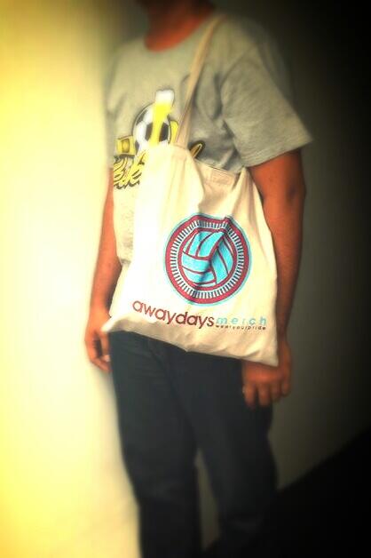 Totebag "claret and blue" price 60k...