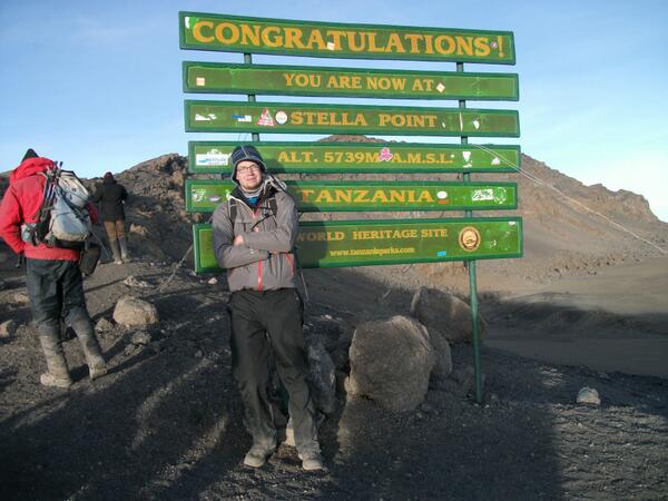 Congrats! Michael climbed Mt Kilimanjaro in memory of his mum &amp; raised money for <a href="/Sue_Ryder/">Sue Ryder</a> justgiving.com/MichaelBellrin…