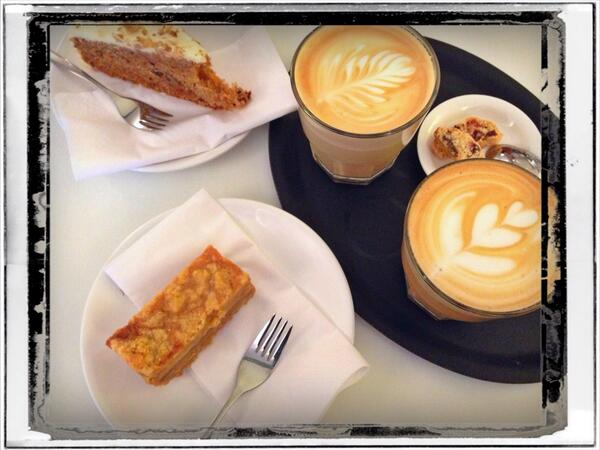 FRANKOADA's tweet photo. Koffie met lekkers bij Borgman en Borgman aan de Nieuwe Rijn 41 in Leiden! Doen! http://t.co/npLGiq4bOP