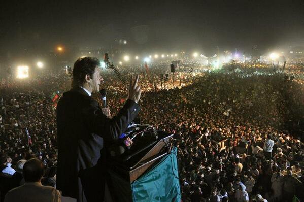 Ayesha_Insafian's tweet image. #October30PTIDay Remember the moment: #samedate, #samemonth #Minar e Pakistan #Lahore ...The start of #PTItsunami !