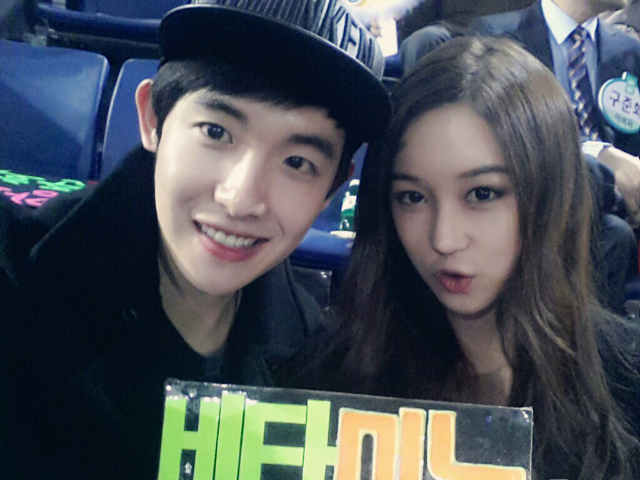 BX0TcHhCMAALBms.png:large