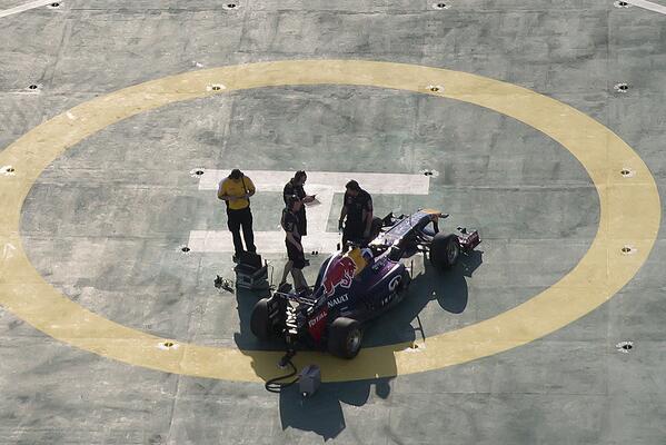 RedBullUAE's tweet photo. Guess what's going down? Ready...Set... #7Starspin #HelipadStunts in #Dubai http://t.co/ch6rfzO34d