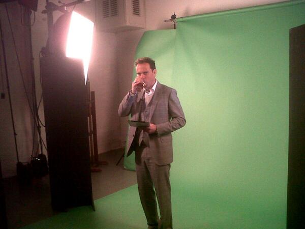 PlusWonen's tweet image. Film opnemen voor prijsvraag de voorsprong. Volkerwessels doet mee met platformbouwen en platformrenoveren!