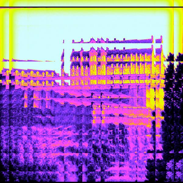 VioletGlowEvent's tweet image. The Castle is glowing - get excited for 2014! @Edinburgh @WWFScotland @earthhour #doitinthedark