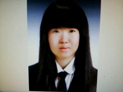 도와주세요!! 지인분 딸아이가 실종입니다. 정읍 신태인 왕신
여고 1학년1반 "김현진"27일 오후4시20분 전주터미널에서 청주행버스가 마지막 이랍니다.
현진이 아빠 (010-3166-9908) "