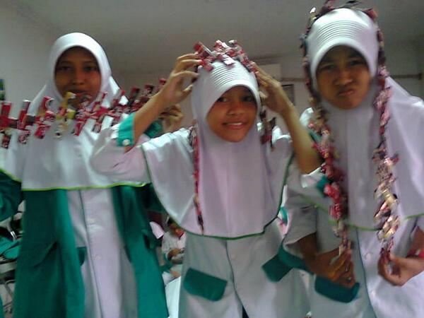 X_PK2's tweet photo. Hoalaat trio lagiii nii http://t.co/mfdFQkHrgv