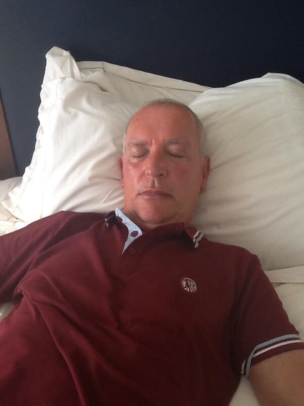 massiveprick's tweet image. I think my dad looks like snow white when he sleeps... #imsofuckingdead