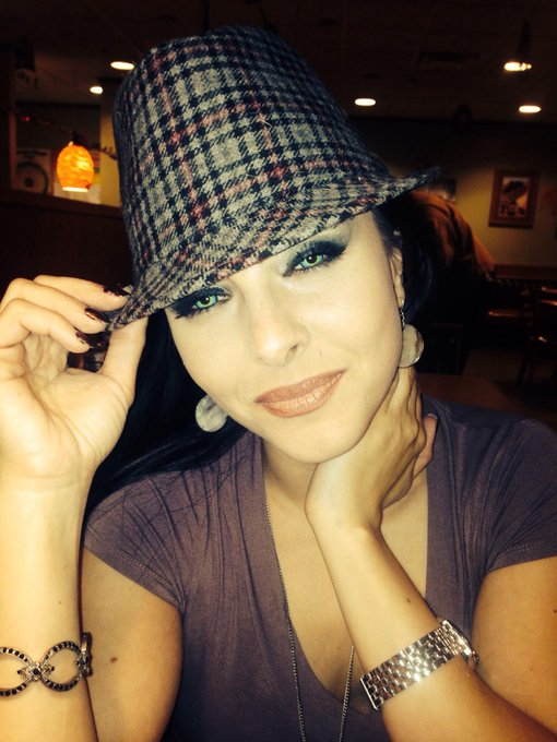 Look into my eyes http://t.co/huGsVWyP97<a href="/tag/realloyalfans"class="tags"><span>#realloyalfans</span></a>