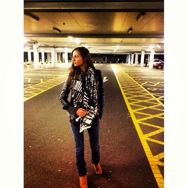 FreyaElizabethL's tweet image. Hot girl, Flip Driver, rocking the Winchester scarf 💗#stormmodel #artfashion #silk #scarf #digital #print