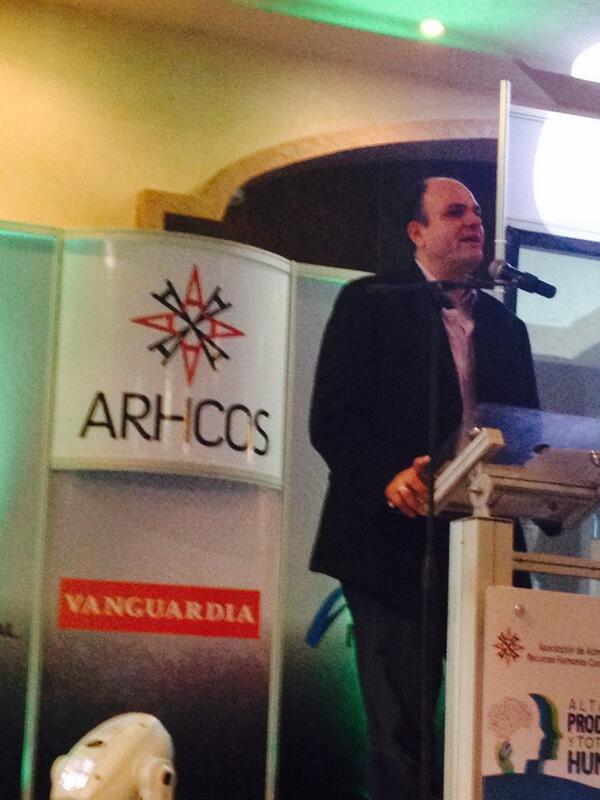 cantuvega's tweet photo. @jericoabramo, en el congreso "altamente productivos y totalmente humanos", señala : la ciudad es primero http://t.co/JcDkaYzCbE