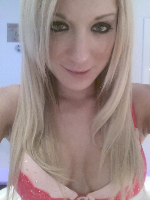 Photo : me myself n I living it up in new york http://t.co/pGTrpogzKd