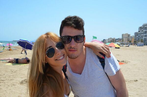 CharoArvaloSnch's tweet photo. Felicidades a @juliomrojas k hoy ya cumple los dos patitos... viva mi majo favorito!!! http://t.co/COX8rIElc0