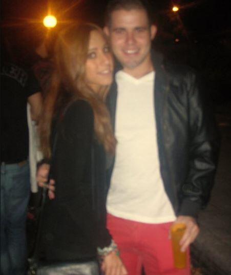 CharoArvaloSnch's tweet photo. Felicidades a @TxetxuAvantiFer k aunk este de erasmus se le exa de menos,disfruta de tu dia majoo... y emborraxate!! http://t.co/u81Htqt8iX