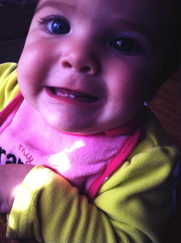 JesssicaLedford's tweet image. #PrettiestLittleBaby #Emma #2Teeth
