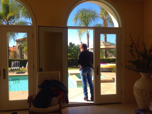 kelsy_barnesla's tweet image. Waiting to shoot #poolscene