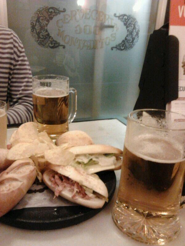 George_PM93's tweet photo. Montaditos después de prácticas con @mrsquesadalavin y @Celiaramos7 es perfecto!:) http://t.co/9TkofRpZAO