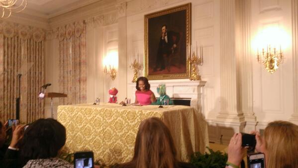 TaraTGill's tweet image. Hanging out with @FLOTUS 4 @letsmove event with @sesamestreet.