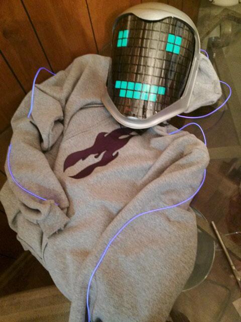 Jadem's tweet photo. Just need a voice changer that sounds decent now... #QFaceless @QONQR @WeTheFaceless http://t.co/KeG9D2excT