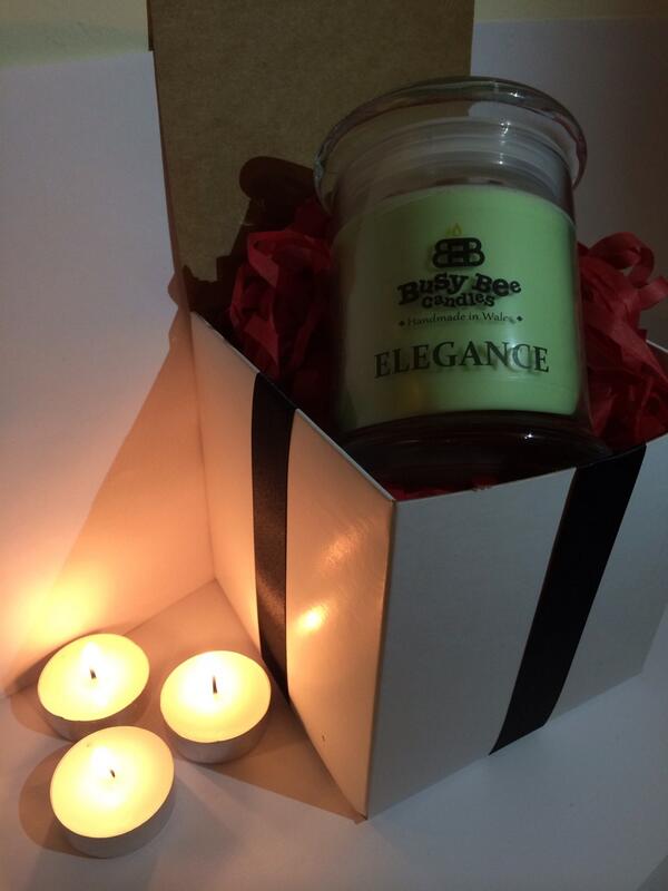 BusyBeeProducts's tweet photo. *SPECIAL OFFER* for #Christmas, handmade luxury #candle from our Elegance range, with free gift wrapping! ONLY £20! http://t.co/x3BMHFbZnt