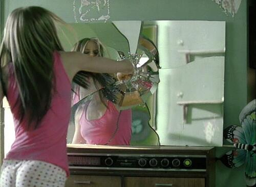 avrilprostituta's tweet image. don't tell me &amp;lt;3