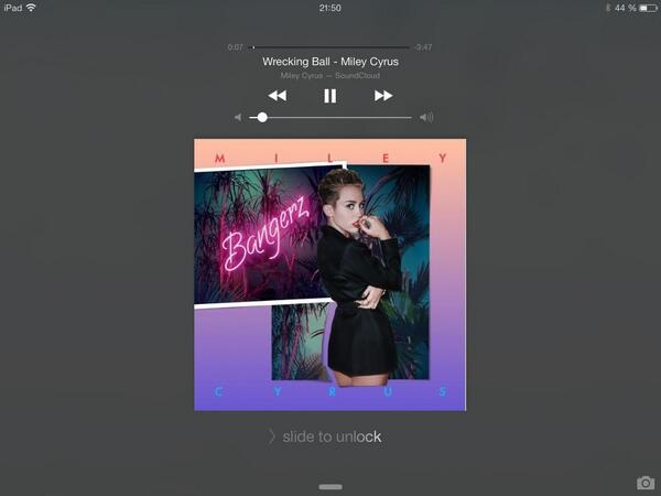 osnapitzmone's tweet photo. Miley Cyrus- Wrecking Ball 💕 @MileyCyrus #MileyComeToLithuania #WreckingBall #bangerz #LithuaniaWantMiley http://t.co/t18wuU5D6Y