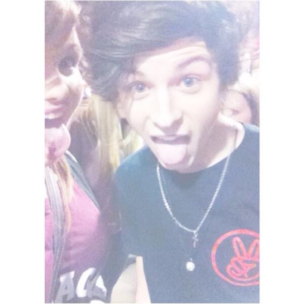 ffslib's tweet image. @OverloadMusic can we get more selfies and cuddles at soccer six and the December gig please?!