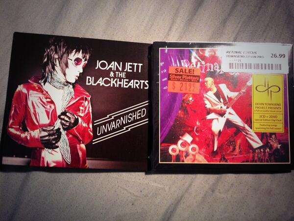 MichaelVNSN's tweet image. Got some new music! 
@dvntownsend #RETINALCIRCUS 
@joanjett #UNVARNISHED 
#HeavyDevy #FuckYeah