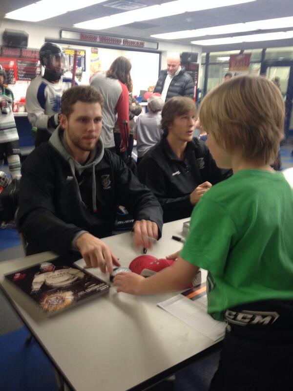 mick1919's tweet image. #chicagowolves @JEdmundson3 and Tyler Shattock meeting the Elmhurst Chiefs Mites #futurewolf