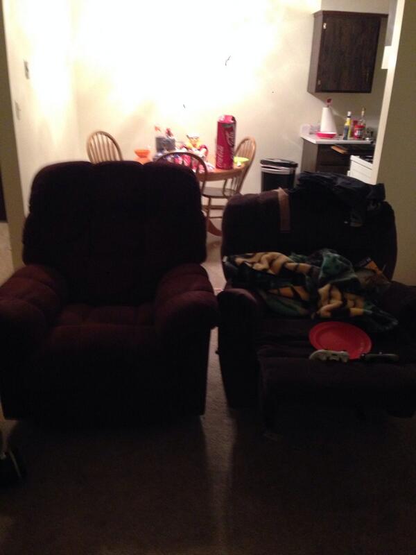 DanFoxxx69's tweet photo. Tell me this shit ain't ballin! #livingroomlayout http://t.co/BFelHA6tYu