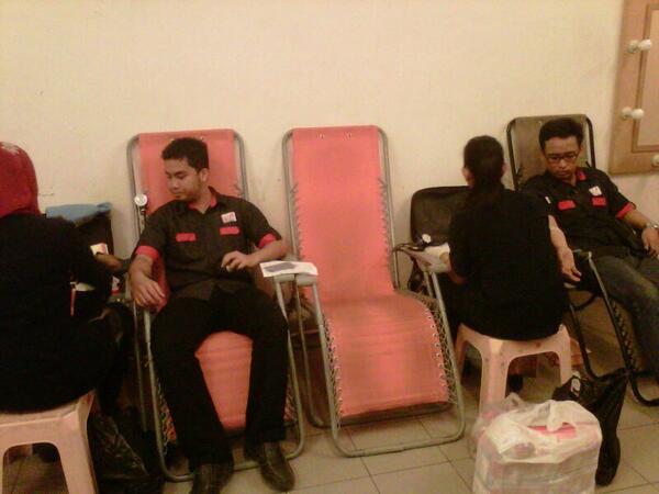 TSClubSby's tweet photo. Trima kasih juga untuk kawan2 yang kemarin sudah bersedia untuk donor darah :) http://t.co/mw2uDsQYv5