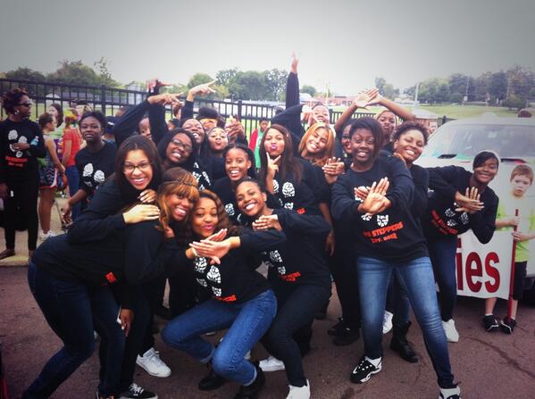 RHSStepTeam's tweet image. RHS STEPPERS 2013-2014 😊