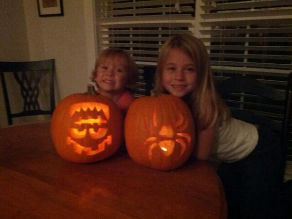 Carvin' action with our little pumpkins <a href="/geedub4/">GB</a>