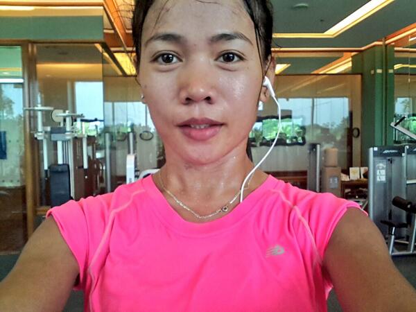 mjoytabal's tweet photo. Sweeting in the gym! http://t.co/fZzk2qOXSC