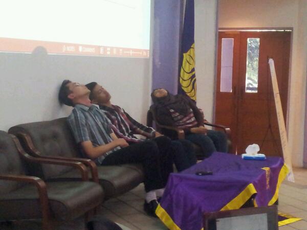 Peserta ada yg terhipnosis! :o