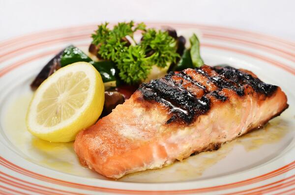 HARRIS_batamctr's tweet photo. Ada rencana lunch di luar?
Yuuk cobain "Grilled Salmon Steak with garkic and Lemon Butter Sauce" @HARRISbatamctr =) http://t.co/73HQBRsU2C