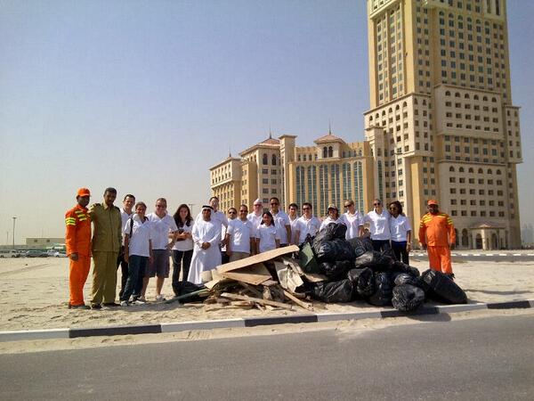 marriottuae's tweet photo. Cleaning up #Dubai, an awesome day out. #marriottsaysthx http://t.co/uXEMJt0KxH