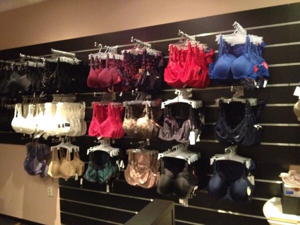 Momenteel hebben wij een wand vol, speciaal voor de grotere cupmaten!